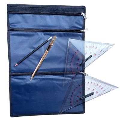 Piórnik nawigatora z wyposażeniem, Etui pokrowiec z zestawem trójkątów nawigacyjnych 27 cm 2szt i przenośnik nawigacyjny prosty 20 cm